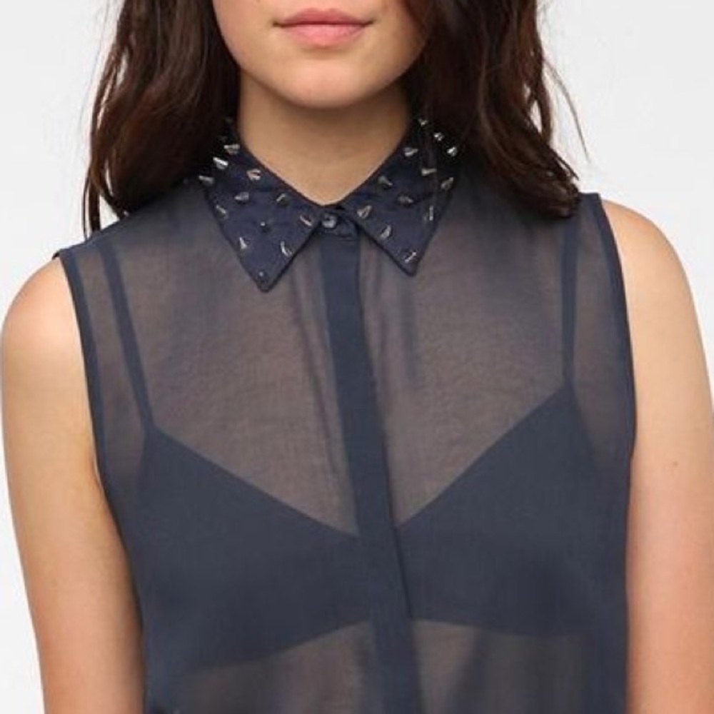 NWT Studded collar mesh sleeveless shirt 👕 😍